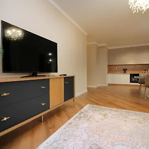 Апартаменты Modern, Spacious And Elegant, Алматы